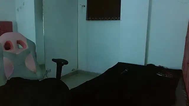 miahernadez303av online show from 02.27.25