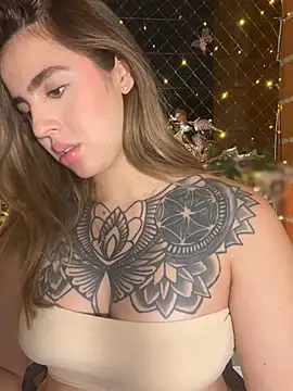 ValerieHilton online show from 12.26.24