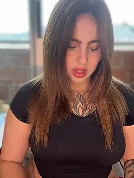 ValerieHilton online show from 01.28.25