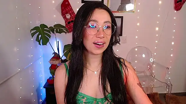 lilyy evanss online show from 12.13.24