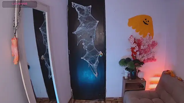 Lucy Princes online show from 10.28.25