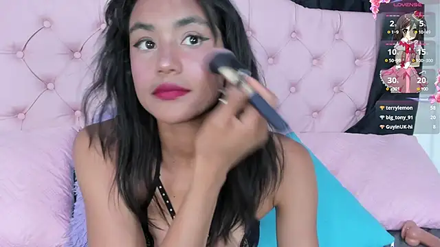 Snapshot of Applehot_LRR chatting on 01.30.25 Applehot LRR online show from 01.30.25