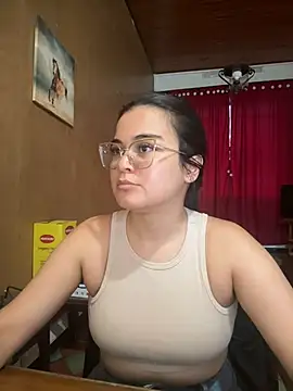 Snapshot of CamilaSofiia chatting on 05.27.26 CamilaSofiia online show from 05.27.26