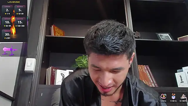 Snapshot of EdwardRoss_ chatting on 02.28.25 EdwardRoss online show from 02.28.25