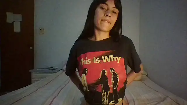 Snapshot of melodybar27 chatting on 12.31.24 melodybar27 online show from 12.31.24