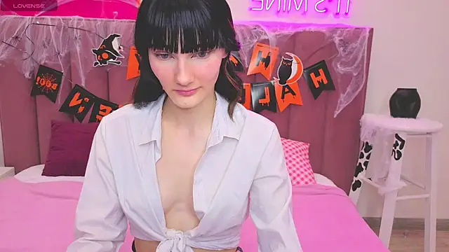 Lili flowerr online show from 10.29.25