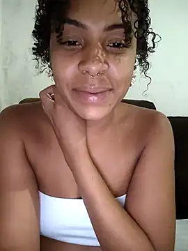 Julia Pretinha online show from 04.25.26