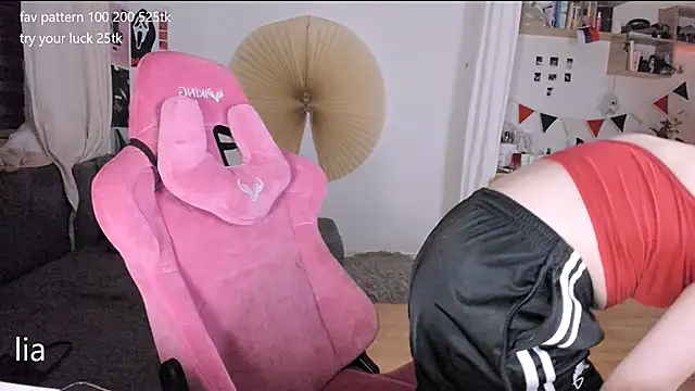 lil lia online show from 11.24.25