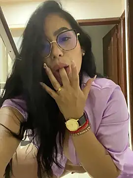 Snapshot of Miah_gomez_ chatting on 02.07.25 Miah gomez online show from 02.07.25