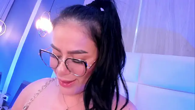 Snapshot of Miah_gomez_ chatting on 03.19.25 Miah gomez online show from 03.19.25