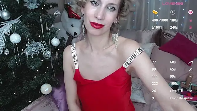 Snapshot of AdrianaSea chatting on 12.15.24 AdrianaSea online show from 12.15.24