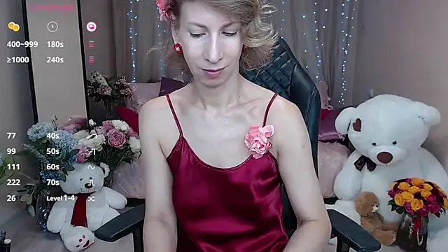 Snapshot of AdrianaSea chatting on 09.16.25 AdrianaSea online show from 09.16.25