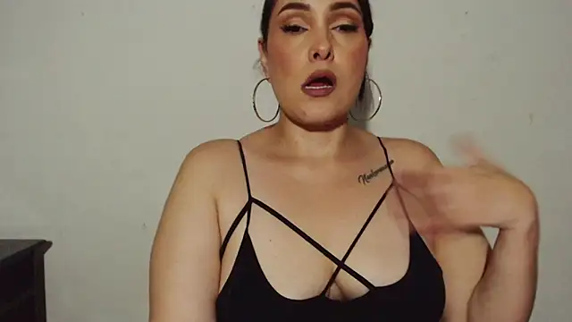 Miss Agatha online show from 10.15.25