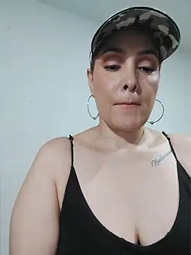 Snapshot of Miss_Agatha chatting on 04.17.26 Miss Agatha online show from 04.17.26