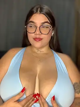 Snapshot of Michellesexxy chatting on 12.15.24 Michellesexxy online show from 12.15.24