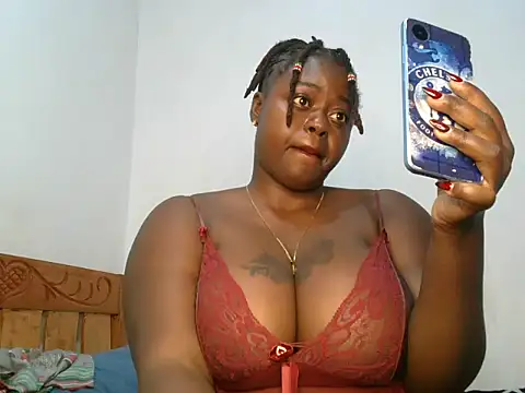 t-QueenSlyy online show from 11.01.25