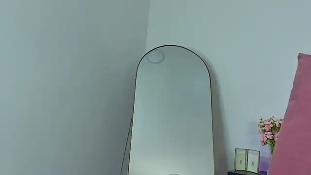 Snapshot of TootsieGirls chatting on 12.04.24 TootsieGirls online show from 12.04.24