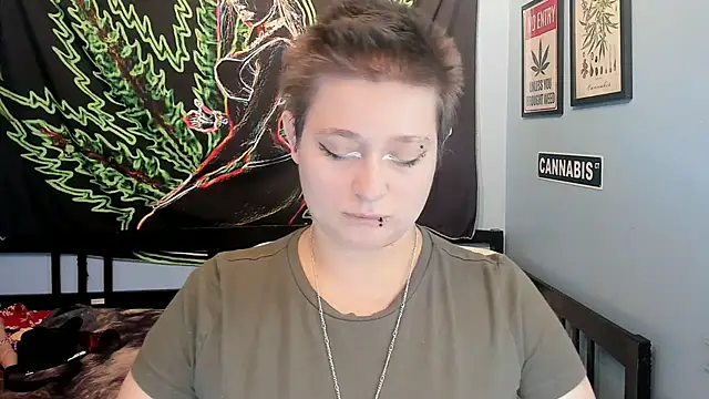 Snapshot of Chloenightmare chatting on 11.07.25 Chloenightmare online show from 11.07.25