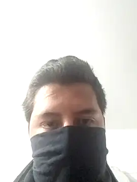 Snapshot of greeneyes999999999999 chatting on 09.30.25 greeneyes999999999999 online show from 09.30.25