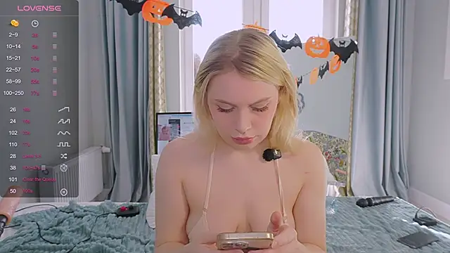 Meukotis online show from 10.29.25