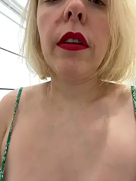 Yourdirtybitch online show from 02.12.26