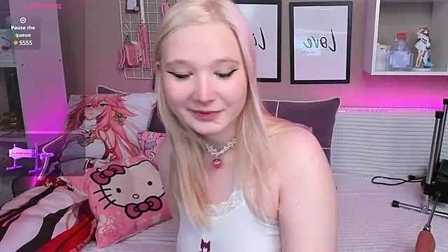 MeowkaKitty online show from 02.22.25