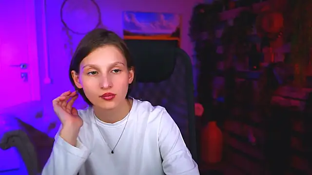 EllaHorton online show from 05.12.26