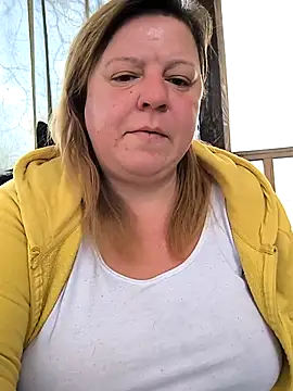 Snapshot of jusichka chatting on 03.27.26 jusichka online show from 03.27.26