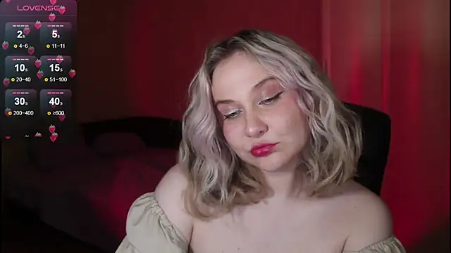 Snapshot of sensual_girrrl chatting on 10.05.25 sensual girrrl online show from 10.05.25