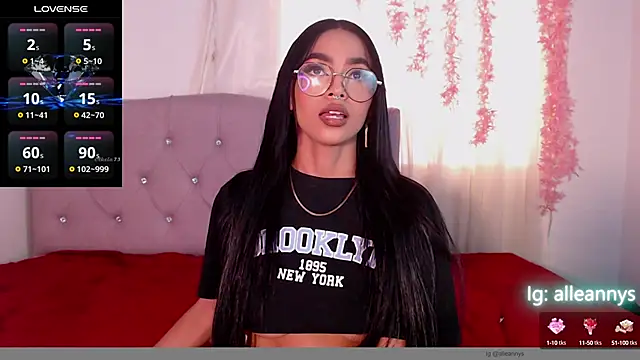 Snapshot of Alleanys_Cristal chatting on 02.24.25 Alleanys Cristal online show from 02.24.25