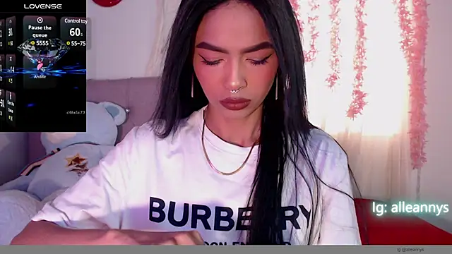 Snapshot of Alleanys_Cristal chatting on 02.27.25 Alleanys Cristal online show from 02.27.25