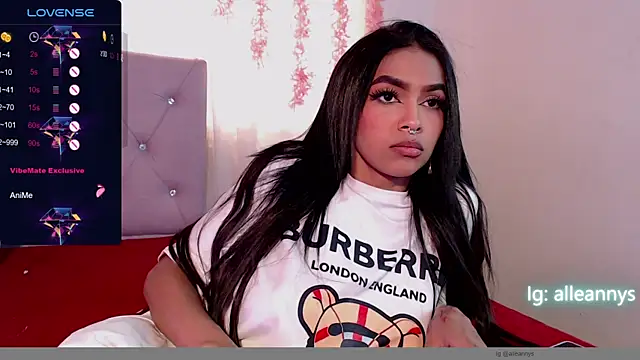 Snapshot of Alleanys_Cristal chatting on 03.17.25 Alleanys Cristal online show from 03.17.25