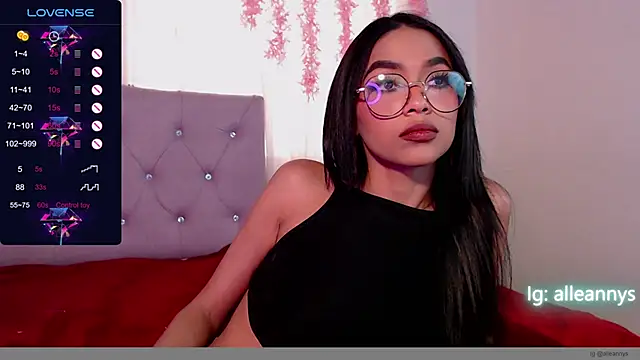 Snapshot of Alleanys_Cristal chatting on 03.21.25 Alleanys Cristal online show from 03.21.25