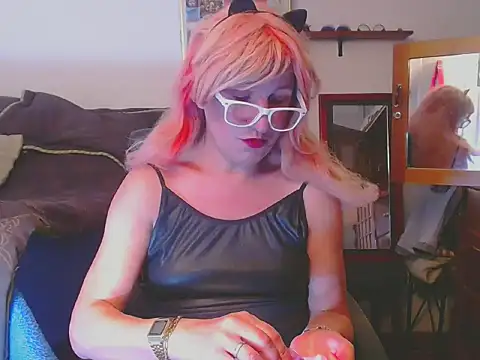 LorenJade online show from 05.12.26