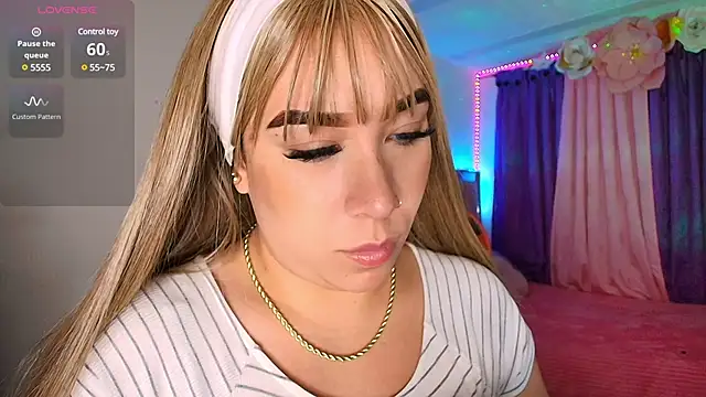 leahtemptation3 online show from 02.17.25