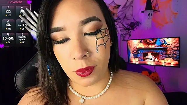 leahtemptation3 online show from 10.26.25