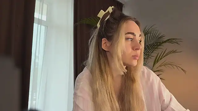 hotexclusive  online show from 04.13.26