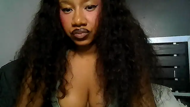Snapshot of goddessdaisysky chatting on 06.05.26 goddessdaisysky online show from 06.05.26
