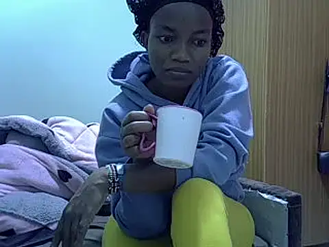 Snapshot of prettychoco1 chatting on 12.20.24 prettychoco1 online show from 12.20.24