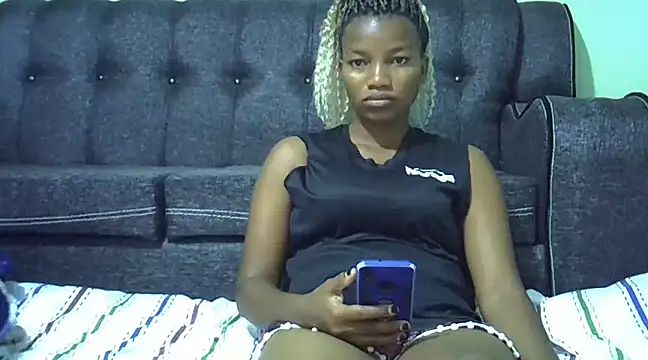 Snapshot of prettychoco1 chatting on 01.13.25 prettychoco1 online show from 01.13.25