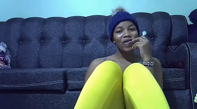 Snapshot of prettychoco1 chatting on 02.06.25 prettychoco1 online show from 02.06.25