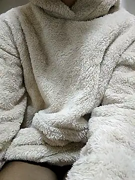 Snapshot of dmmsuzu95 chatting on 11.18.25 dmmsuzu95 online show from 11.18.25