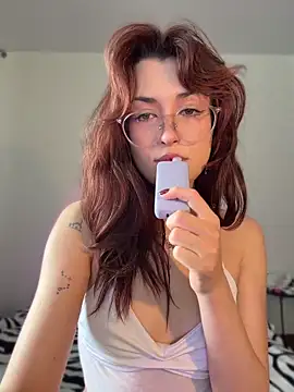 Evangeline Lawrence  online show from 06.02.26