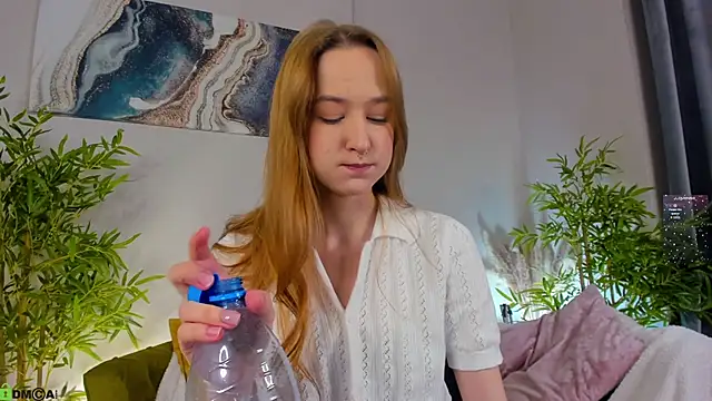 Sweett Monica online show from 11.16.25