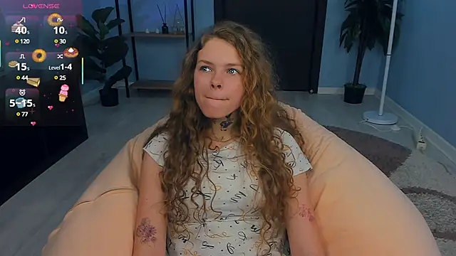 RayaNenlia online show from 03.18.25