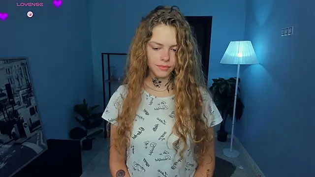 RayaNenlia online show from 10.20.25