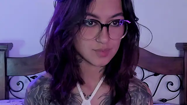 Snapshot of noemi_foxxx chatting on 01.05.25 noemi foxxx online show from 01.05.25