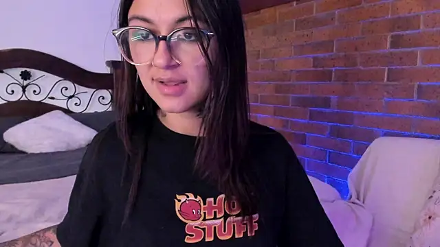 Snapshot of noemi_foxxx chatting on 02.11.25 noemi foxxx online show from 02.11.25