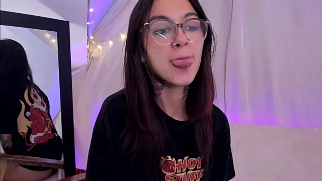 Snapshot of noemi_foxxx chatting on 02.25.25 noemi foxxx online show from 02.25.25