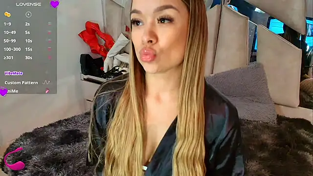 Natalyefoster online show from 11.21.25